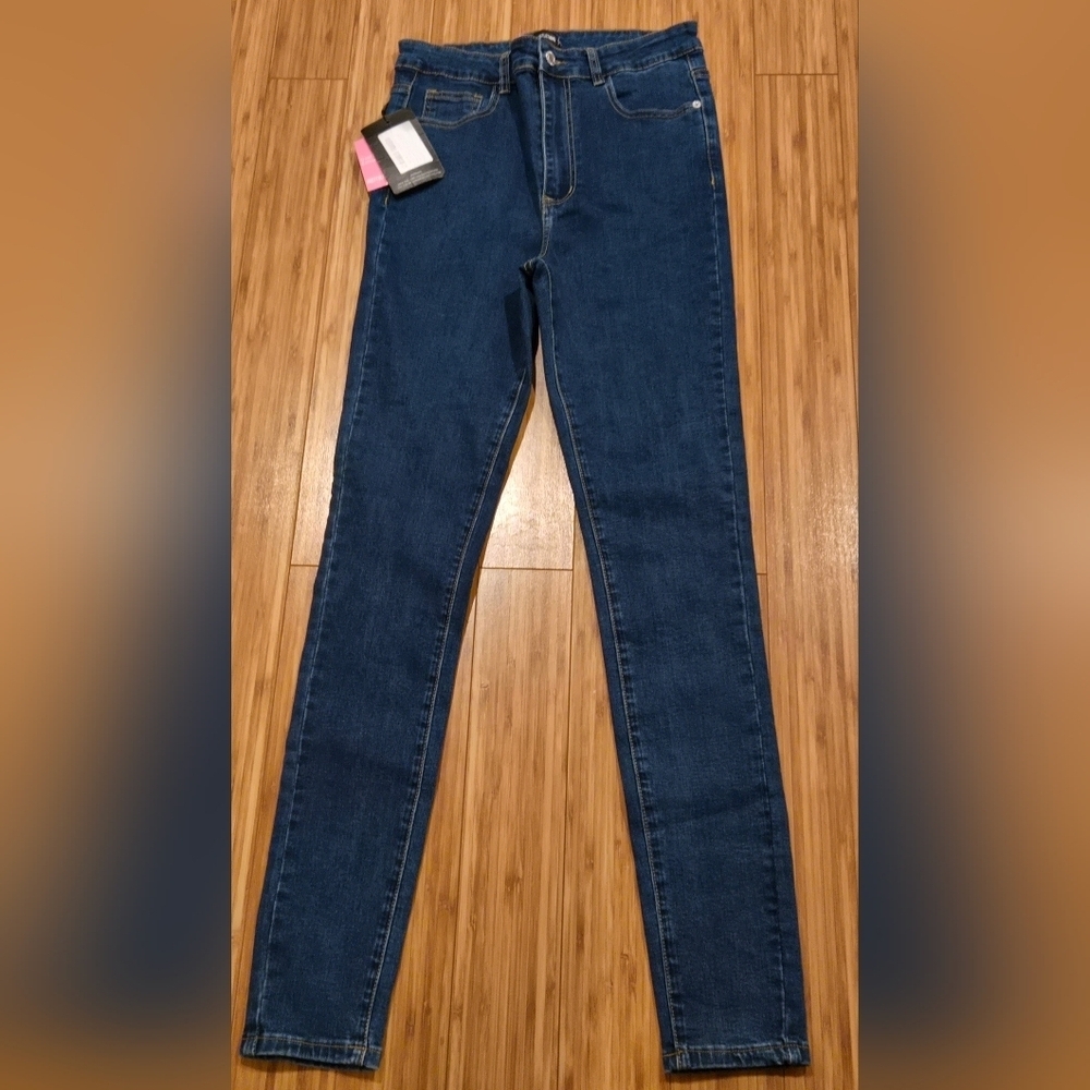 NWT Pretty Little Thing Classic Blue Women's Jeans